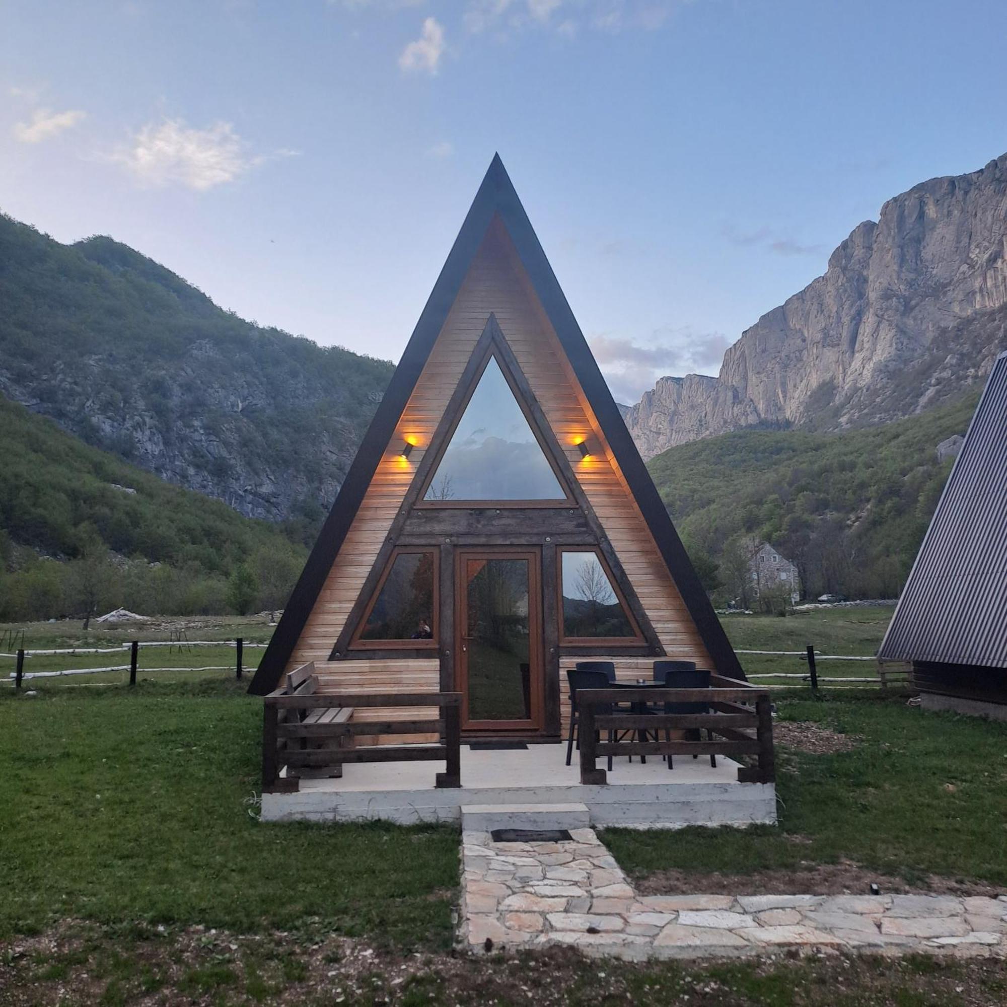 Wooden Cottages Konak Savnik Bagian luar foto